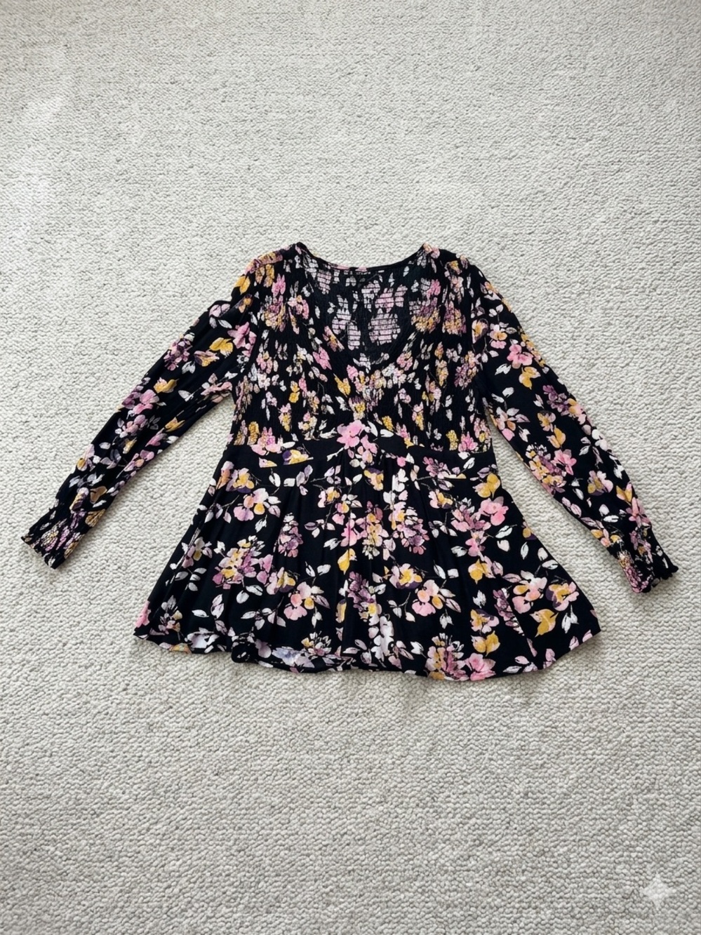 Torrid Black Floral Smocked Tunic Blouse Size 0X - Picture 3 of 7